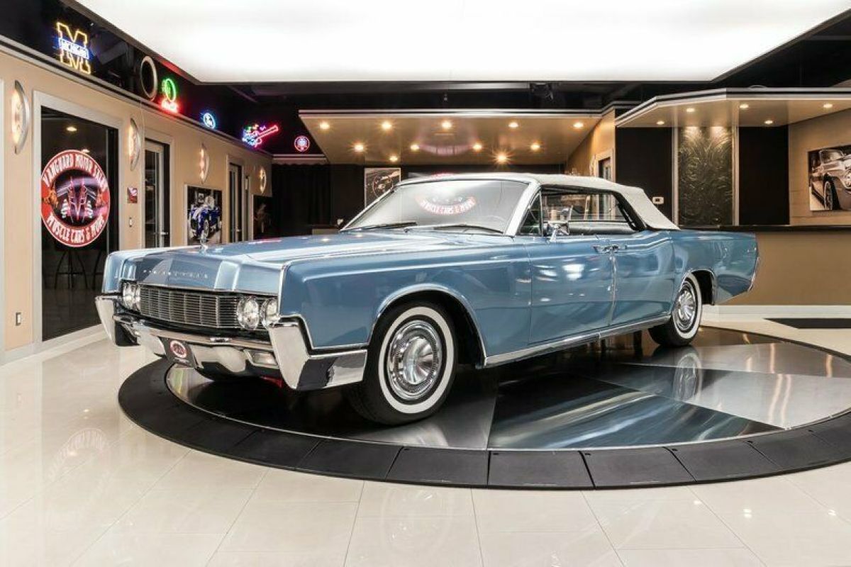 Contiental Convertible! Lincoln 462ci V8, C6 Automatic, PS, PB, A/C, PW, Pwr Top 1967 Lincoln Continental Convertible