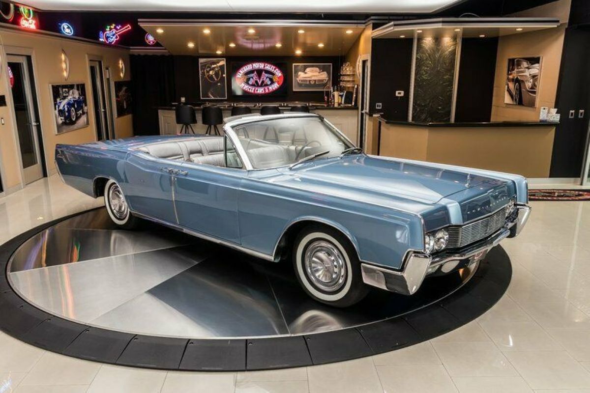 1967 Lincoln Continental Convertible - photo 10