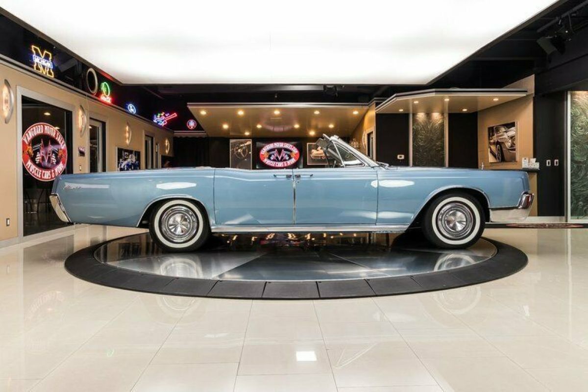 1967 Lincoln Continental Convertible - photo 11