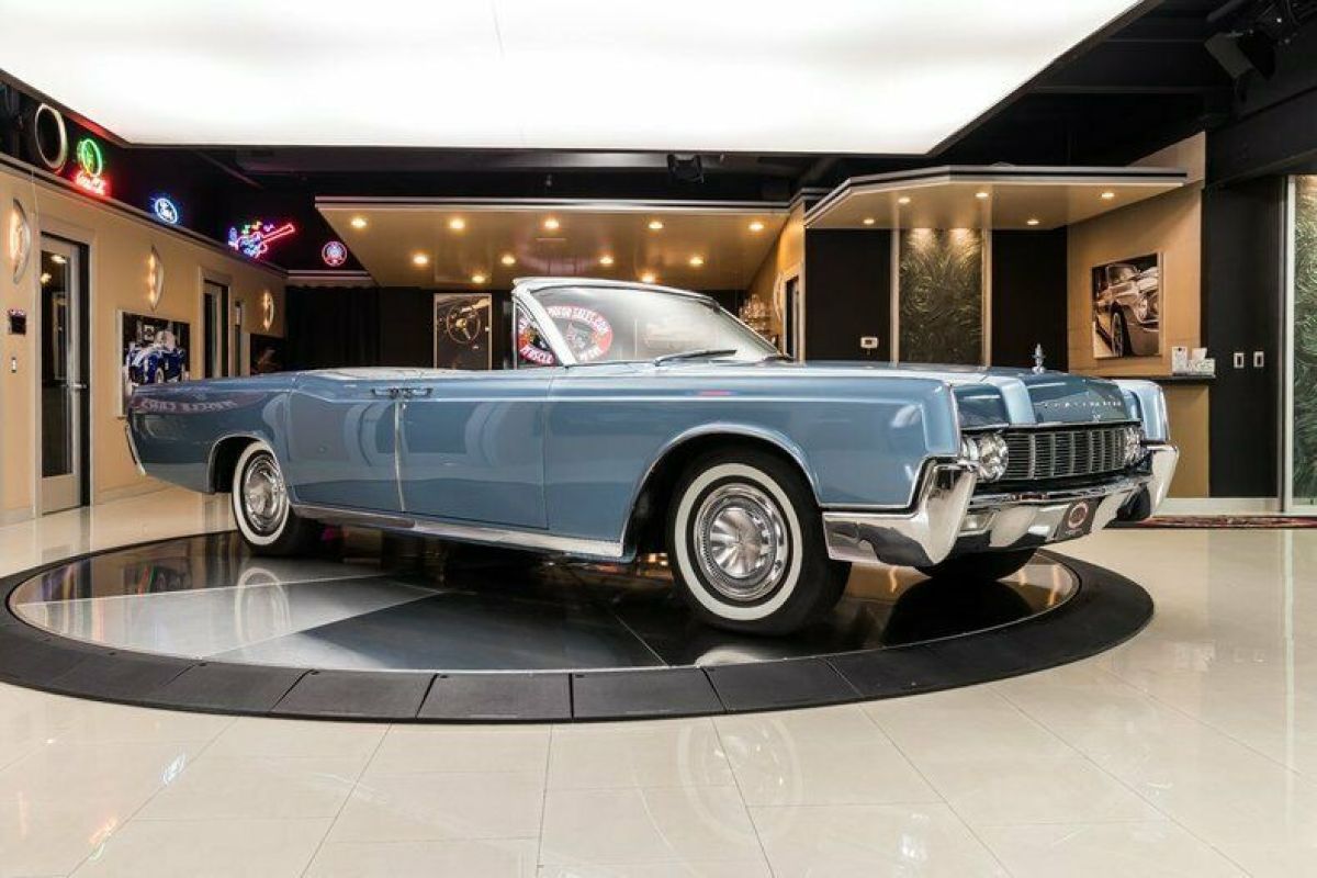 1967 Lincoln Continental Convertible - photo 9