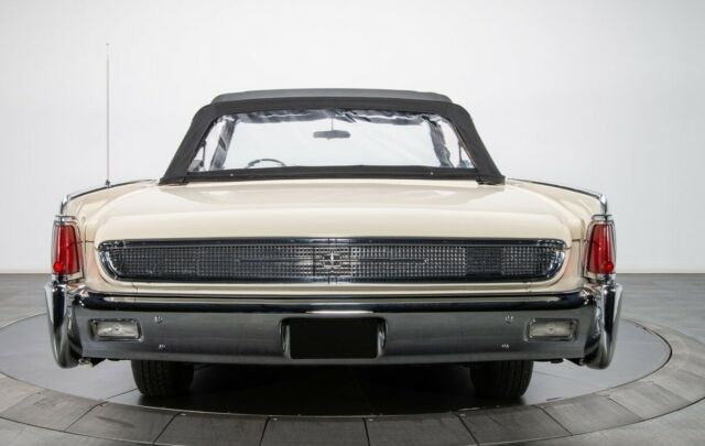 1961 Lincoln Continental - photo 11