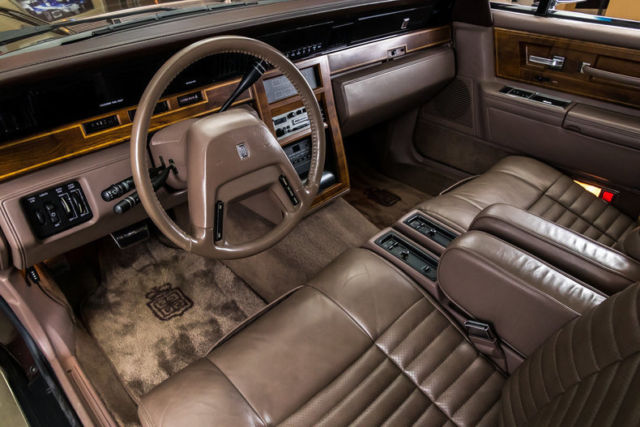 1987 Lincoln Continental Givenchy Designer Series - photo 2