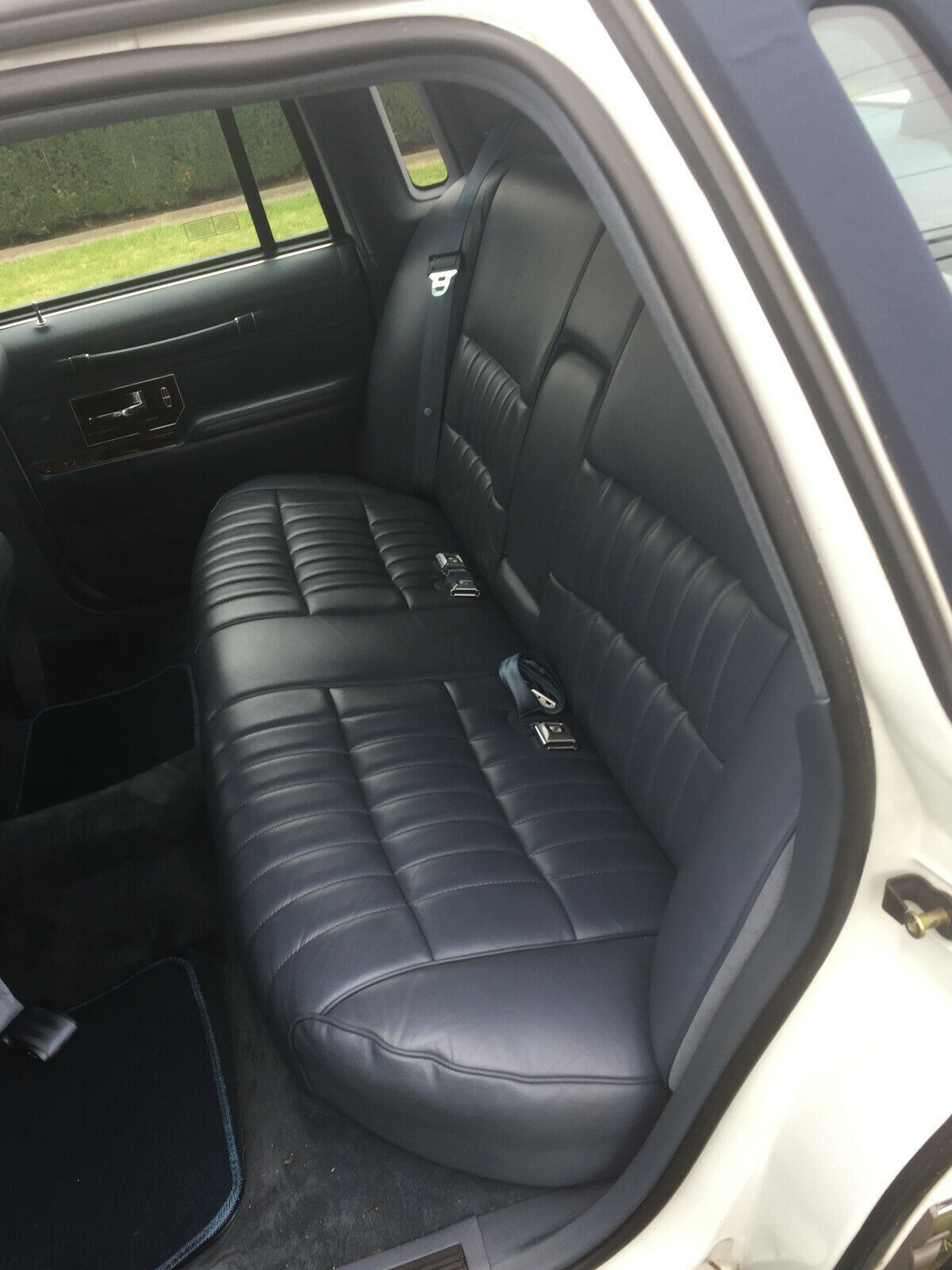1990 Lincoln Town Car - photo 11