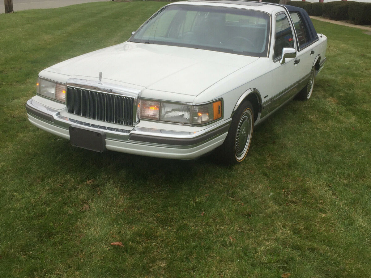 1990 Lincoln Town Car - photo 4