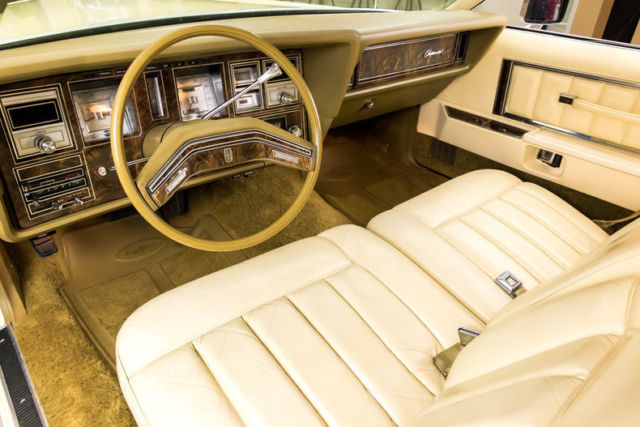 1978 Lincoln Continental Mark V - photo 2