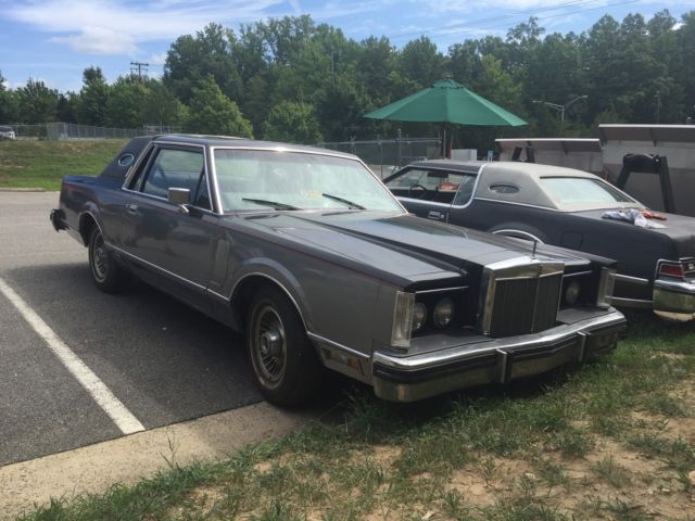 1983 Lincoln Continental - photo 2
