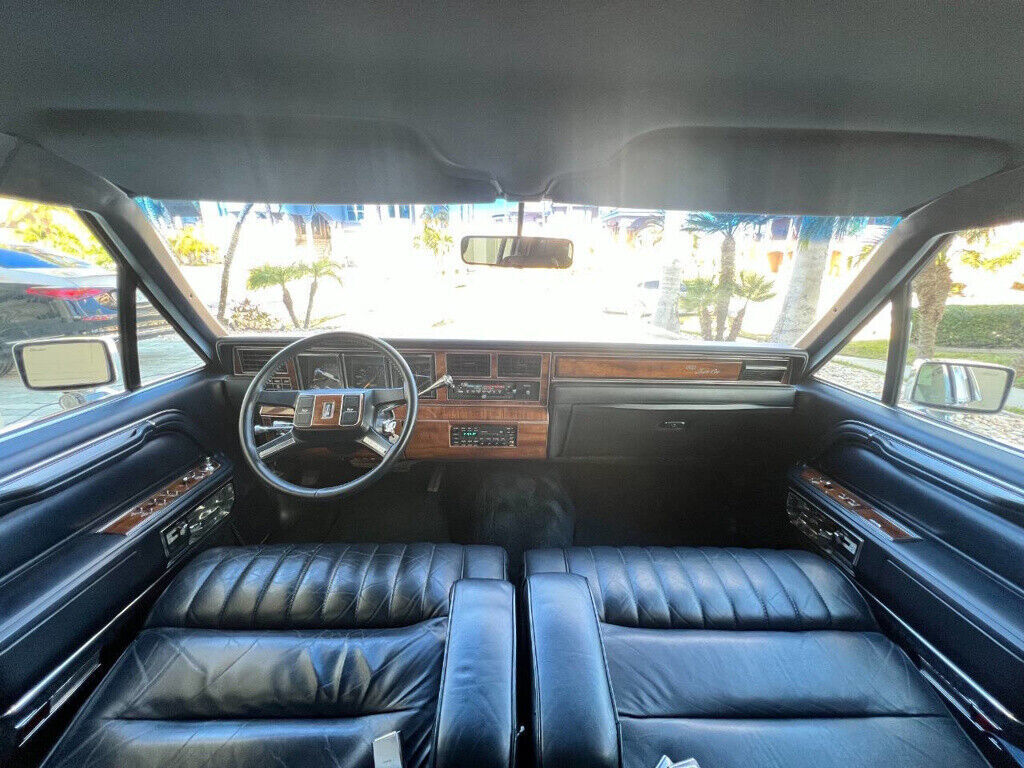 1989 Lincoln Town Car 13K INCREDIBLY LOW MILES - CLEAN SOUTHERN CAR - RARE FIND - photo 8