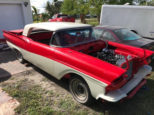1958 Ford Fairlane - photo 2