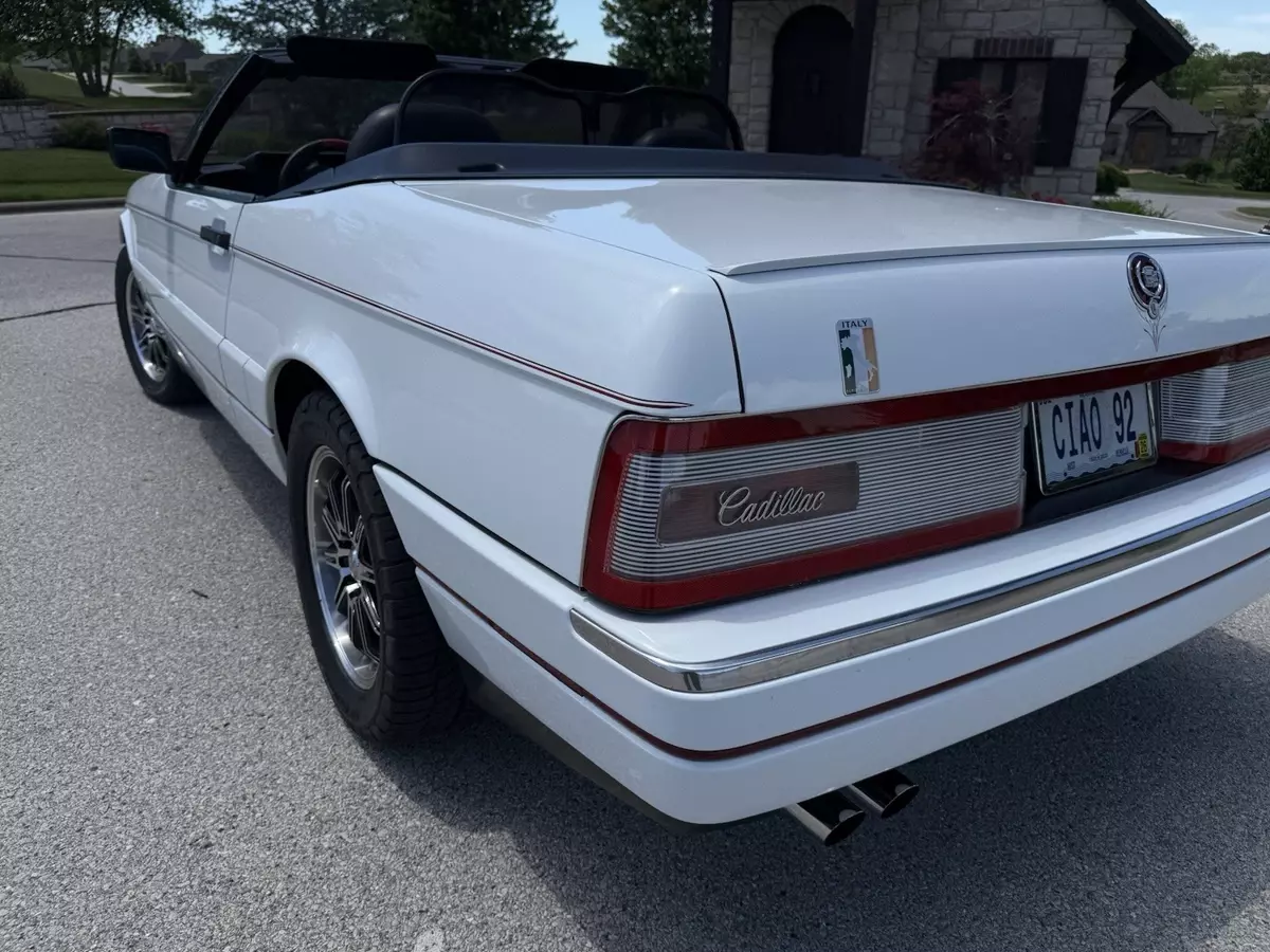 Convertible 2-seater Roadster By Cadillac, 1992 With 4.5L V8 Power 1992 Cadillac Allante