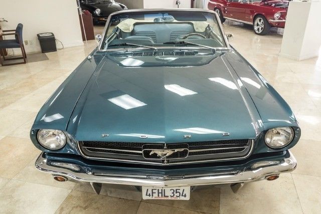 1965 Ford Mustang convertible - photo 2