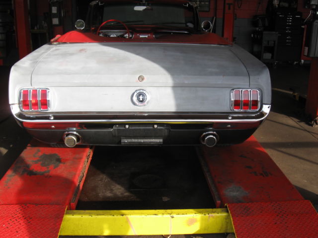 1965 Ford Mustang Convertible - photo 6