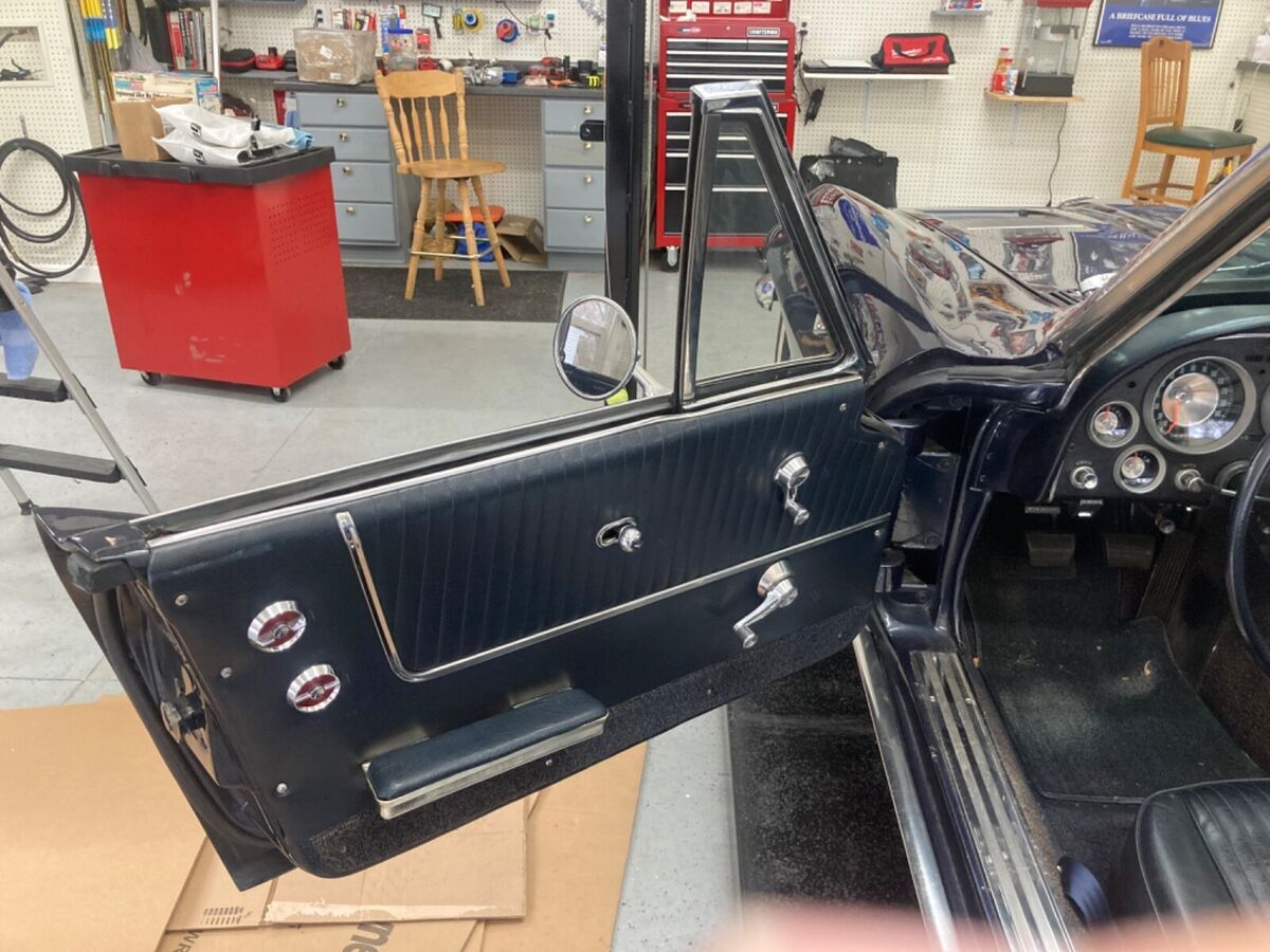 1963 Chevrolet Corvette - photo 11