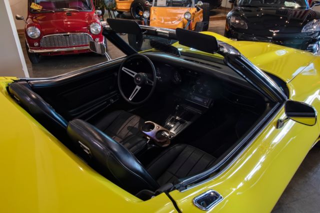1975 Chevrolet Corvette Convertible - photo 2