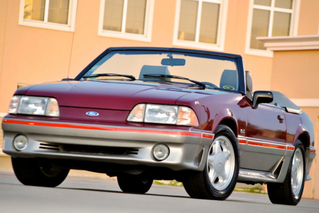 1989 Ford Mustang GT CONVERTIBLE - photo 2