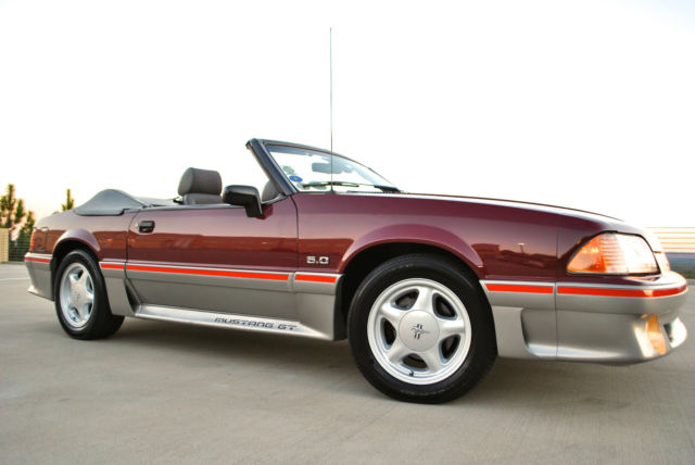 1989 Ford Mustang GT CONVERTIBLE - photo 5