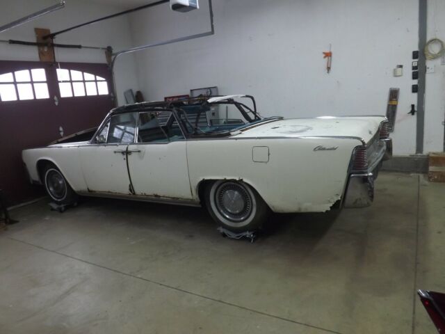 1964 Lincoln Continental Convertible - photo 2
