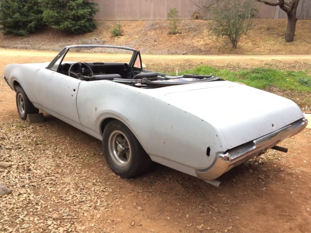 CONVERTIBLE - California Born & Bred - NO Rust not 442 W30 Chevelle GTO restomod 1968 Oldsmobile Cutlass Convt Rust Free 455 / Turbo 400 Factory A/C
