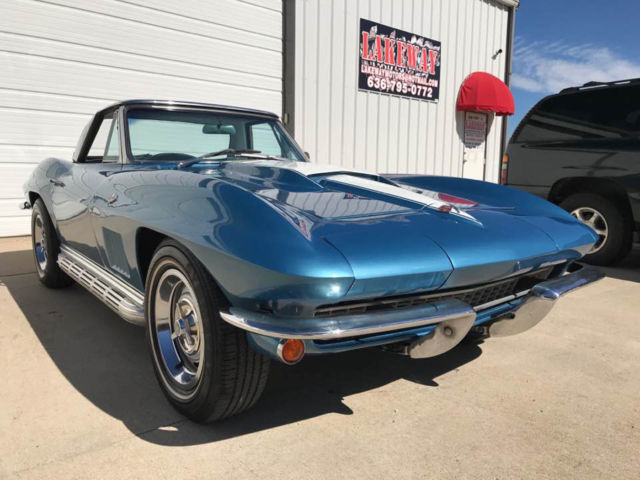 CONVERTIBLE, FOUR SPEED, LEATHER, DISC BRAKES, POWER BRAKES, SIDE PIPES 1965 Chevrolet Corvette CONVERTIBLE, POWER BRAKES, LEATHER, SIDE PIPES