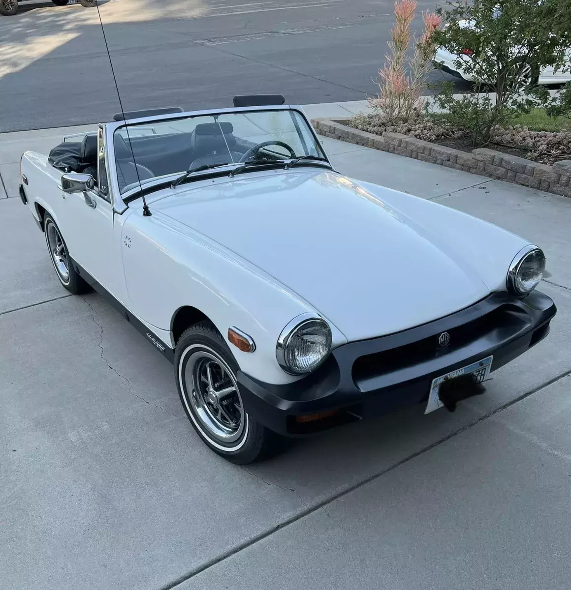 convertible MGB - super fun to drive 1977 MG MGB