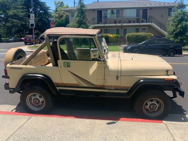 Cool 80’s Stock Graphics - Tan 1989 Jeep Wrangler