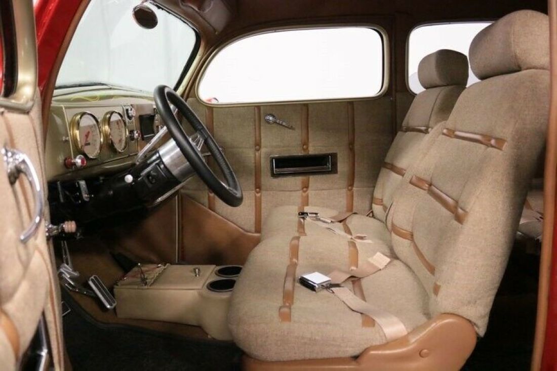 1939 Ford Tudor Sedan - photo 5