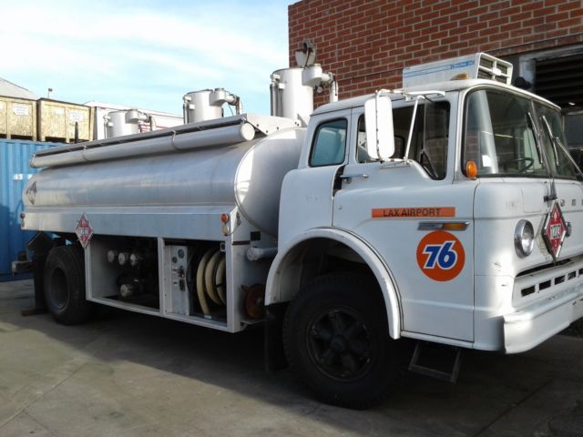 1974 ford F600 - photo 2