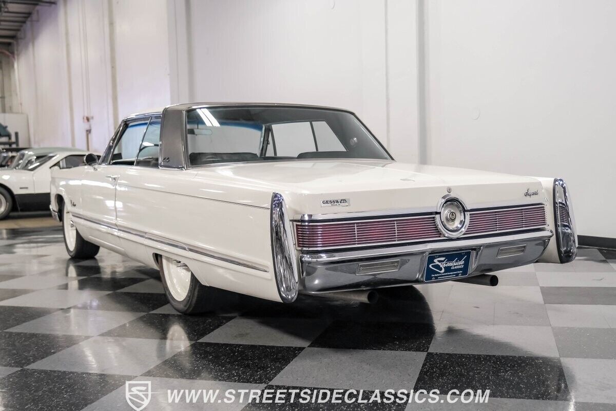 1967 Chrysler Imperial Crown - photo 12