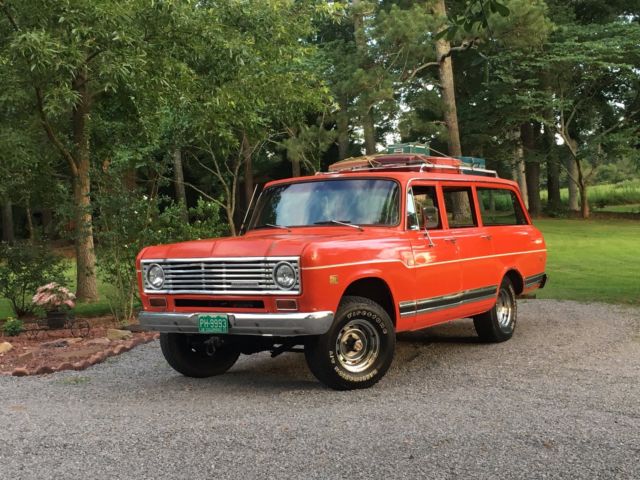 1972 International Harvester Travelall 4 dr suv - photo 2