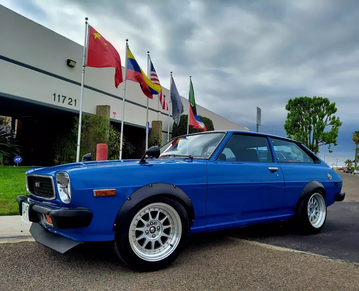 Corolla hatchback 32,000 miles 5 speed COLD AC Video RADWOOD 1979 Toyota Corolla