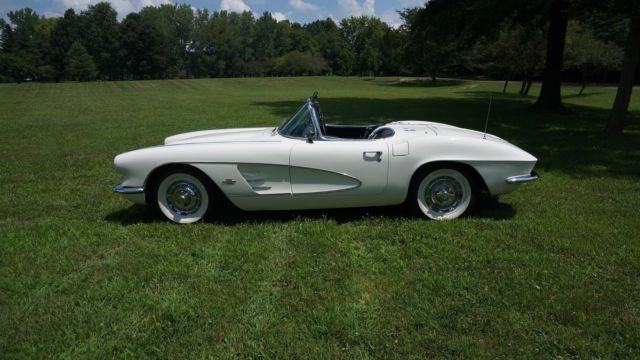 1961 Chevrolet Corvette ROADSTER - photo 3