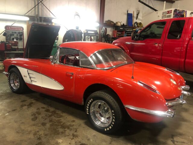 1960 Chevrolet Corvette convertible - photo 6