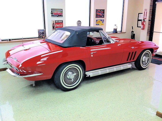 1965 Chevrolet Corvette CONVERTIBLE - photo 3