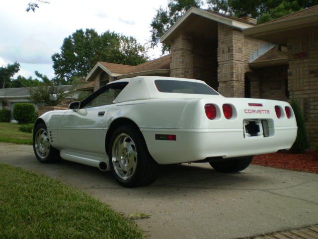 1994 Chevrolet Corvette Base Convertible 2-Door - photo 2
