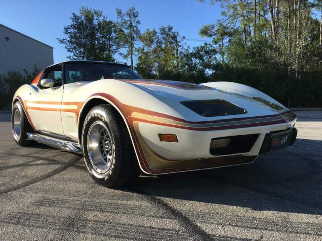 1976 Chevrolet Corvette - photo 10