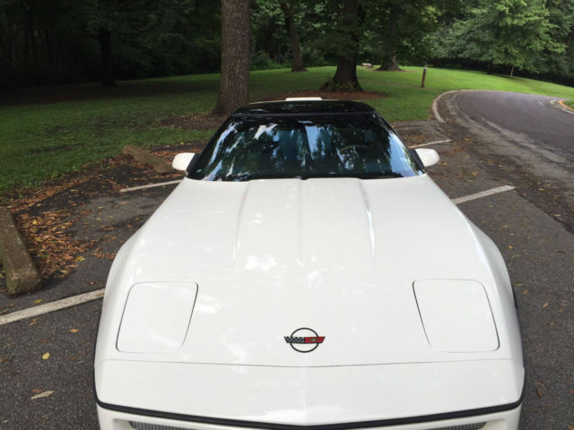 1987 Chevrolet Corvette Base Hatchback 2-Door - photo 5
