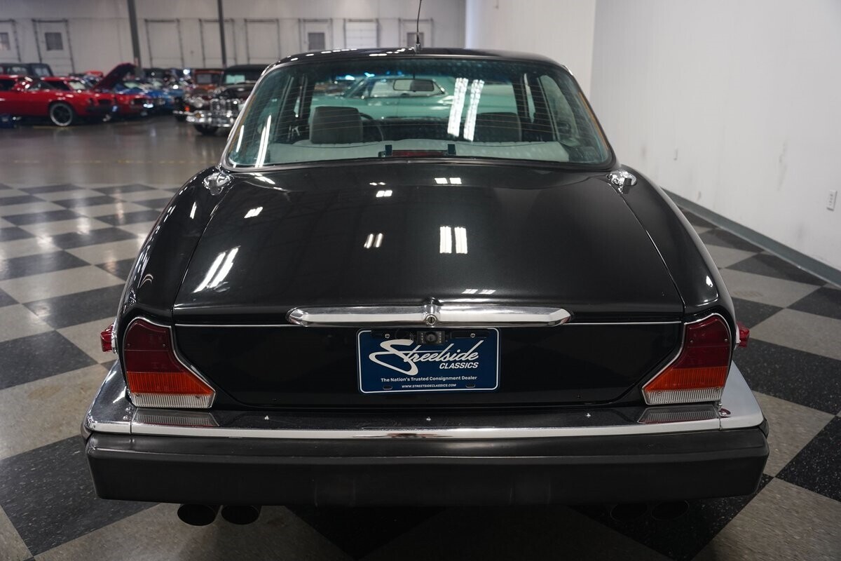 1983 Jaguar XJ6 Restomod - photo 13