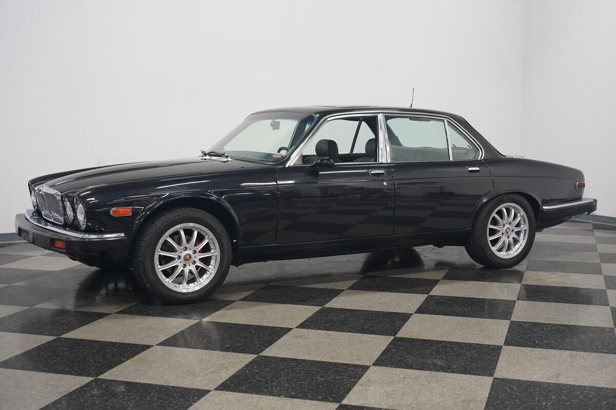 1983 Jaguar XJ6 Restomod - photo 8