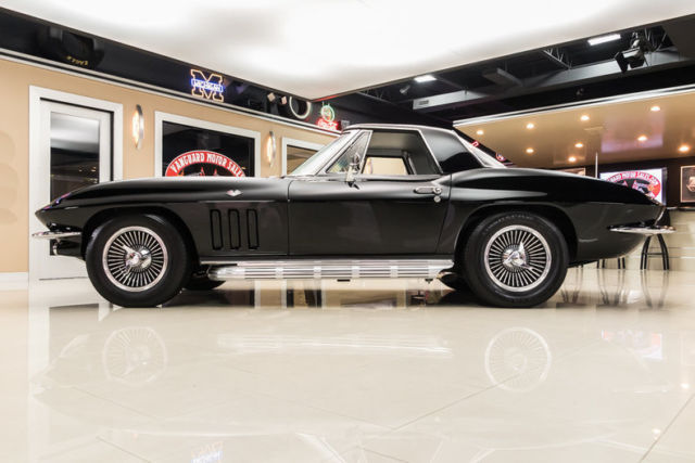 1965 Chevrolet Corvette Convertible - photo 7