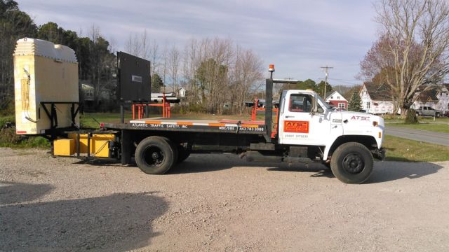 1993 Ford F700 - photo 4