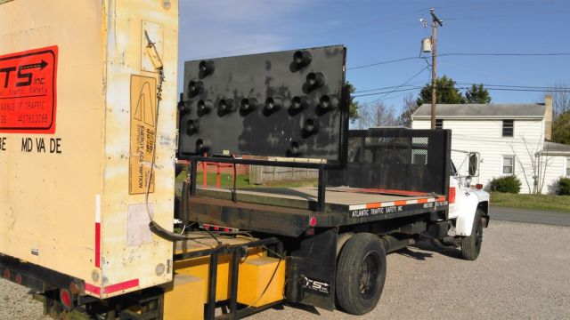 1993 Ford F700 - photo 6