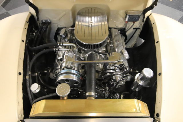 1940 Ford Deluxe Convertible - photo 4