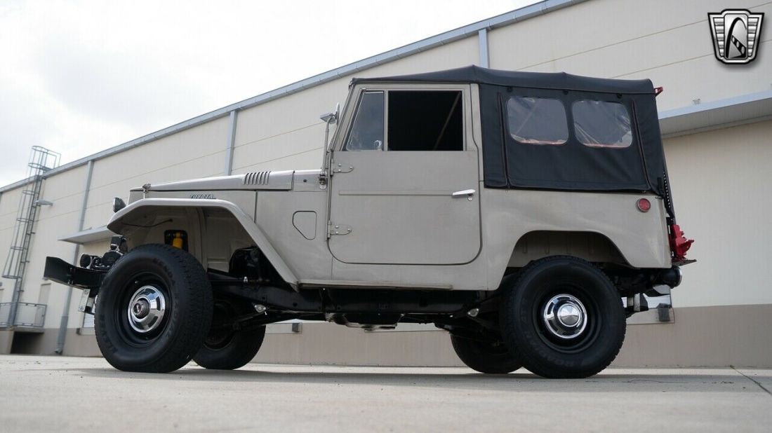 1969 Toyota Land Cruiser FJ40 - photo 3