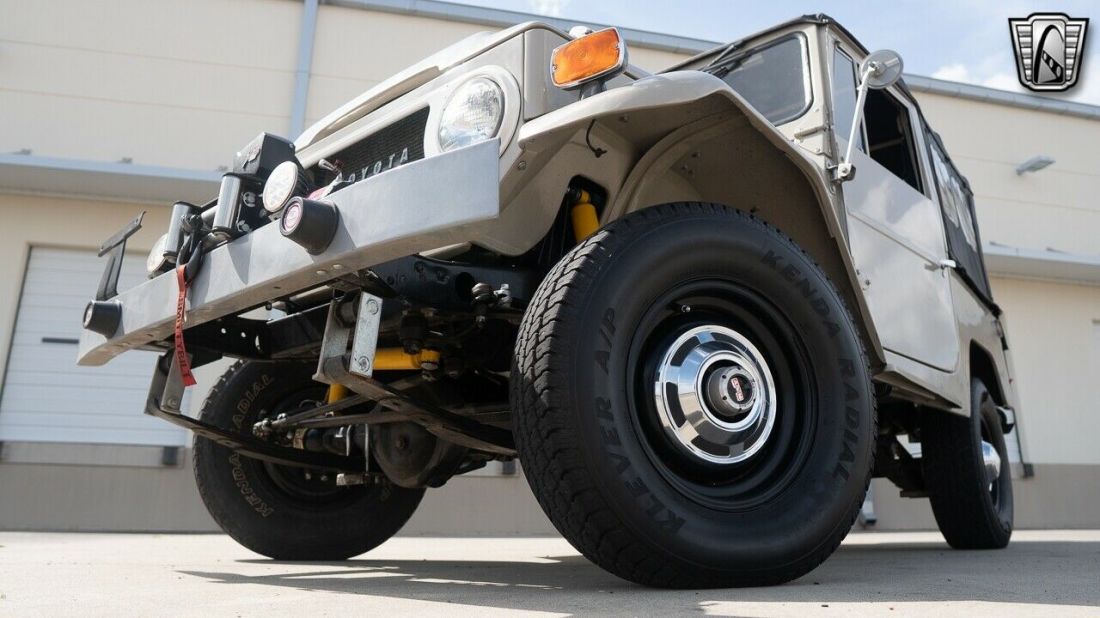 1969 Toyota Land Cruiser FJ40 - photo 6