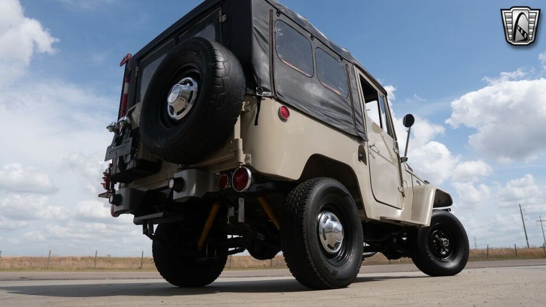1969 Toyota Land Cruiser FJ40 - photo 8