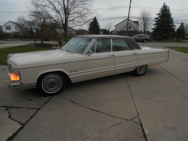 CROWN FOUR DOOR 440 V8 ARIZONA CAR VERY SOLID AND ORIGINAL RUNS AND DRIVES GREAT 1967 Chrysler Imperial CROWN