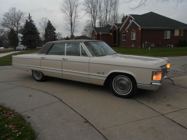 1967 Chrysler Imperial CROWN - photo 2