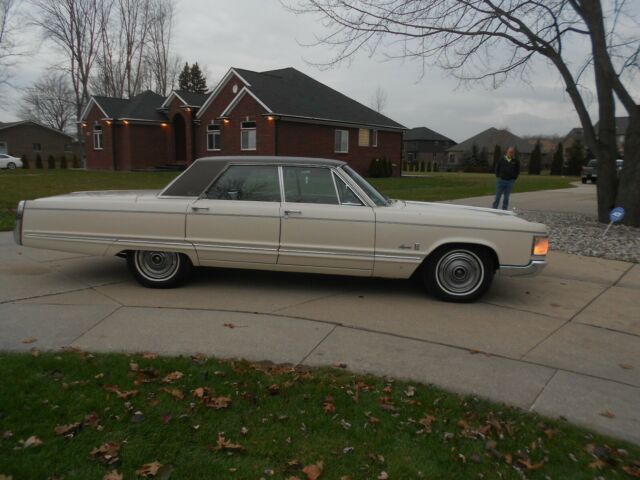 1967 Chrysler Imperial CROWN - photo 3