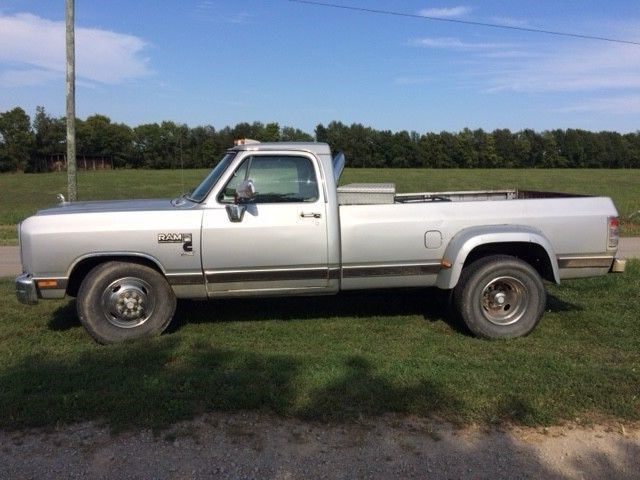1990 Dodge Ram 3500 - photo 2