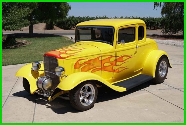 Custom 1932 Ford 5 Window Coupe 350/4SP T10 PDB Tilt AC 30 33 34 35 California 1932 Ford 5 Window Coupe