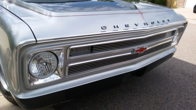 CUSTOM 1968 CHEVY C10 1968 Chevrolet C-10